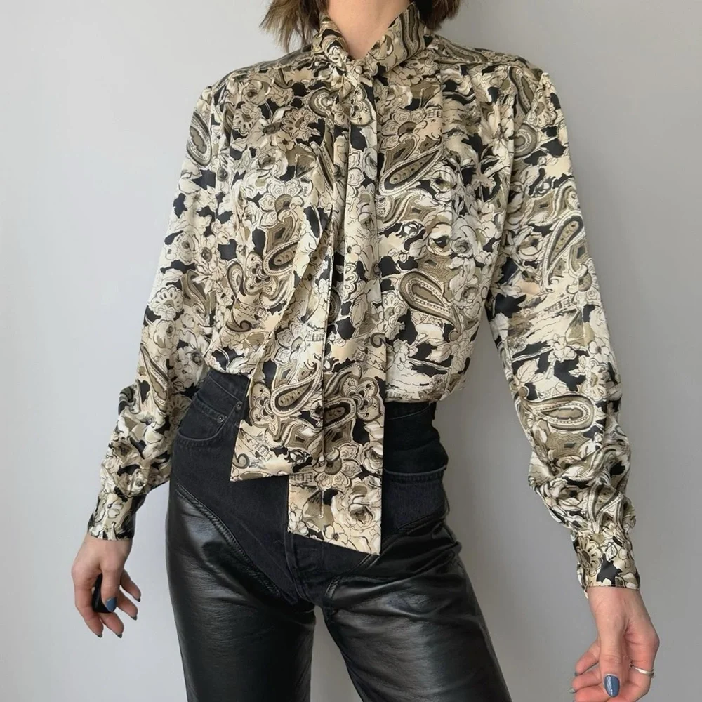 Vintage Green Floral Print Blouse - Picture 2 of 4